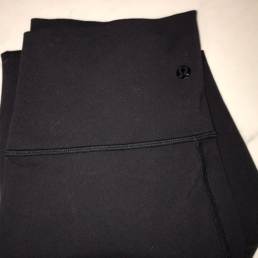 Women’s Lululemon black leggings